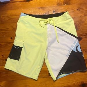 Quicksilver Board Shorts so 36
